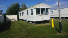 Family dog friendly sea beach caravan in camber